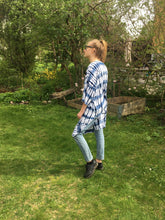 Load image into Gallery viewer, Blue Tie Dye Kimono