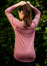 Load image into Gallery viewer, Organic Bamboo girls L/S t-shirt : Work in Progress, Rose /Dk Grey